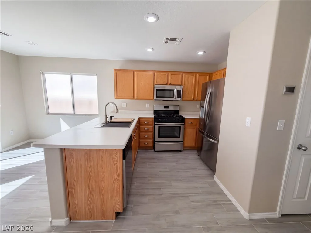 8141 Finch Feather, Las Vegas, NV 89143