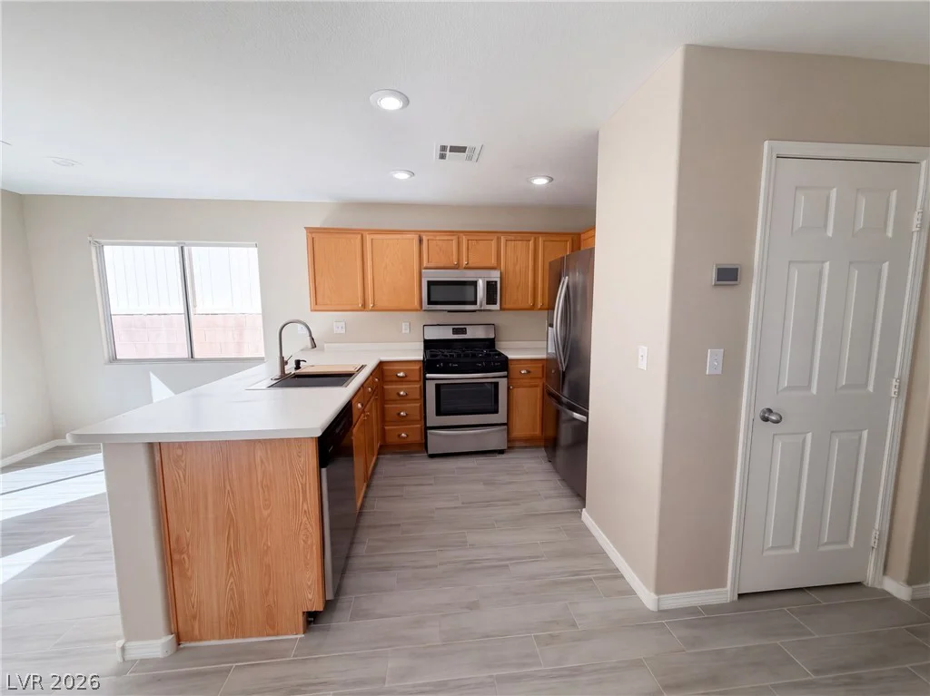 8141 Finch Feather, Las Vegas, NV 89143