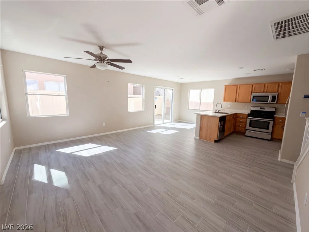 8141 Finch Feather, Las Vegas, NV 89143