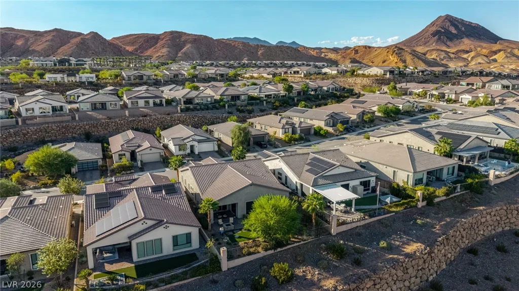 24 Cliffwater, Henderson, NV 89011