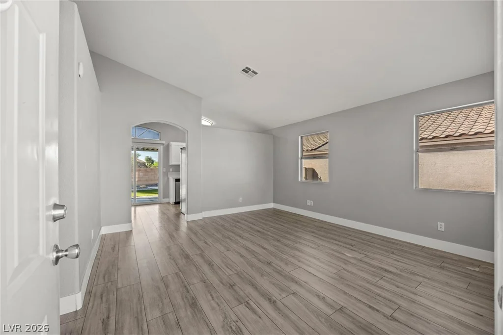 6461 Grand Oaks, Las Vegas, NV 89156
