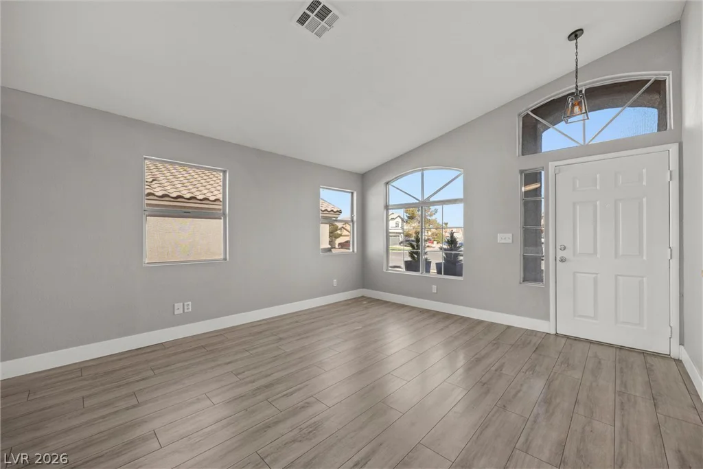 6461 Grand Oaks, Las Vegas, NV 89156