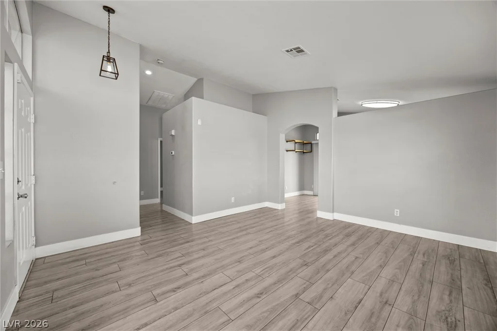 6461 Grand Oaks, Las Vegas, NV 89156