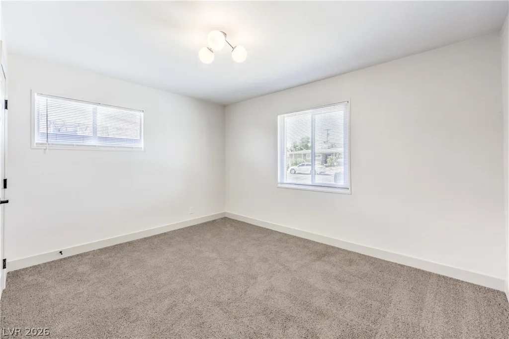 906 Baker, Las Vegas, NV 89108
