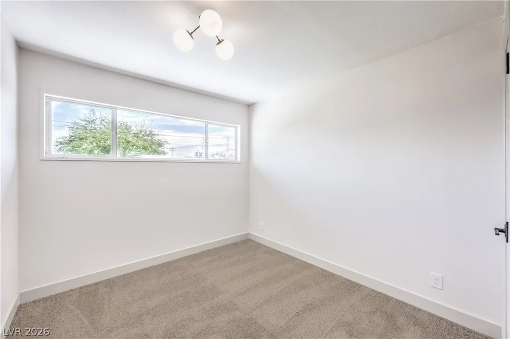 906 Baker, Las Vegas, NV 89108