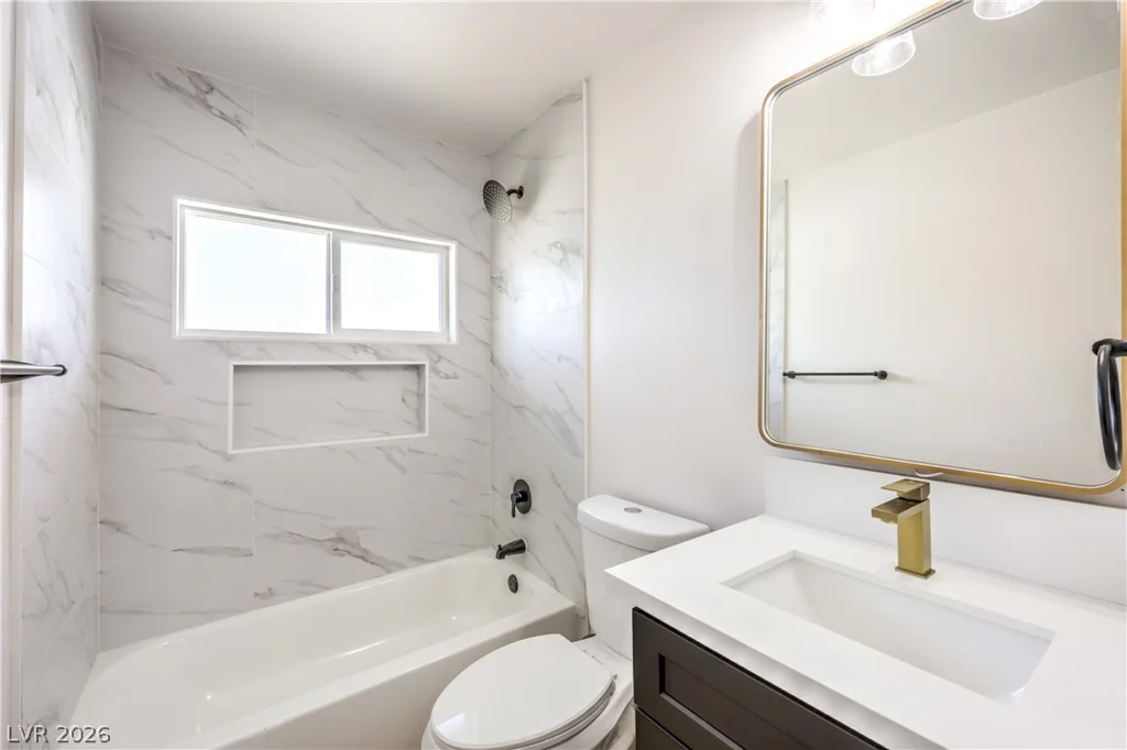 906 Baker, Las Vegas, NV 89108