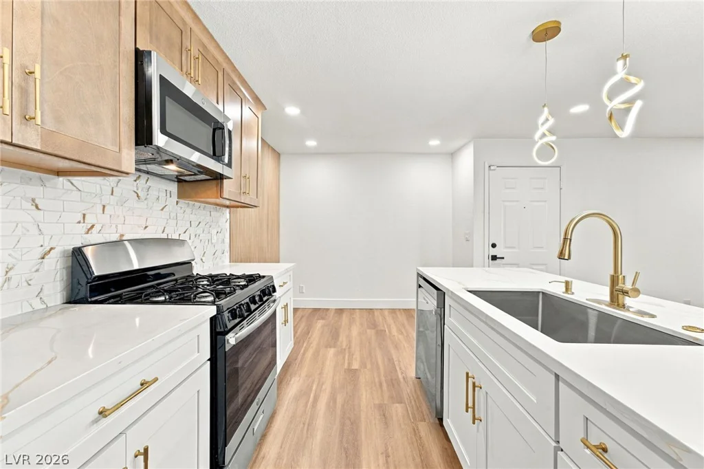 2200 Fort Apache, Las Vegas, NV 89117