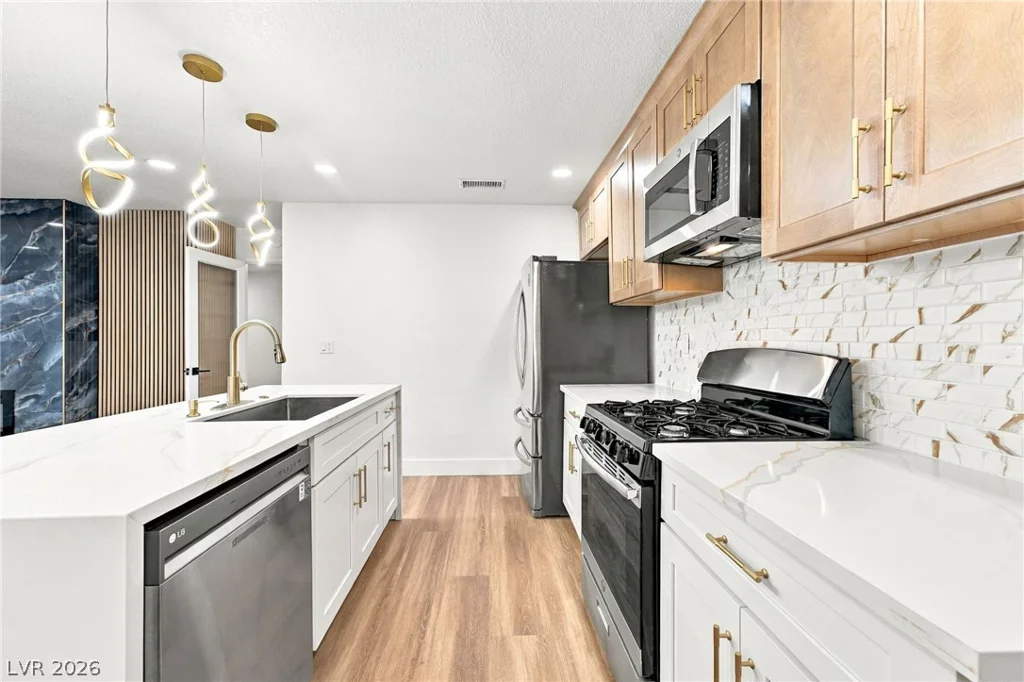 2200 Fort Apache, Las Vegas, NV 89117