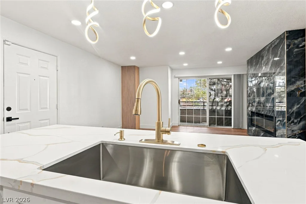2200 Fort Apache, Las Vegas, NV 89117
