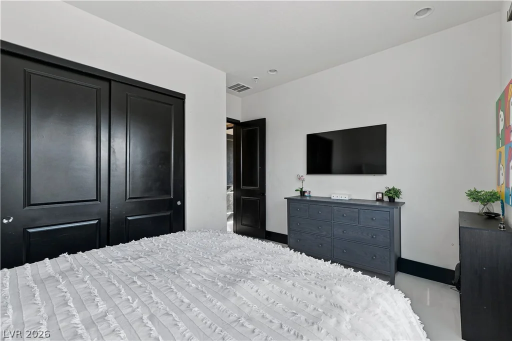 8041 Hamilton Mountain, Las Vegas, NV 89113
