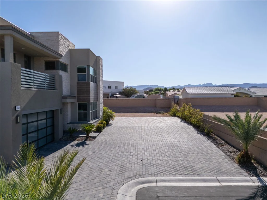8041 Hamilton Mountain, Las Vegas, NV 89113