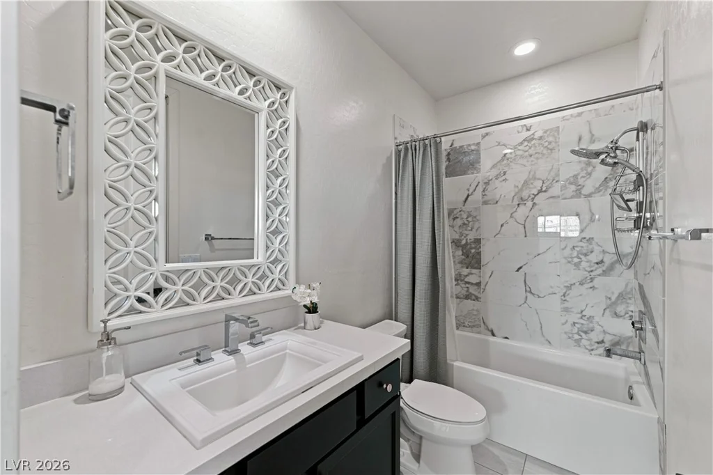 8041 Hamilton Mountain, Las Vegas, NV 89113