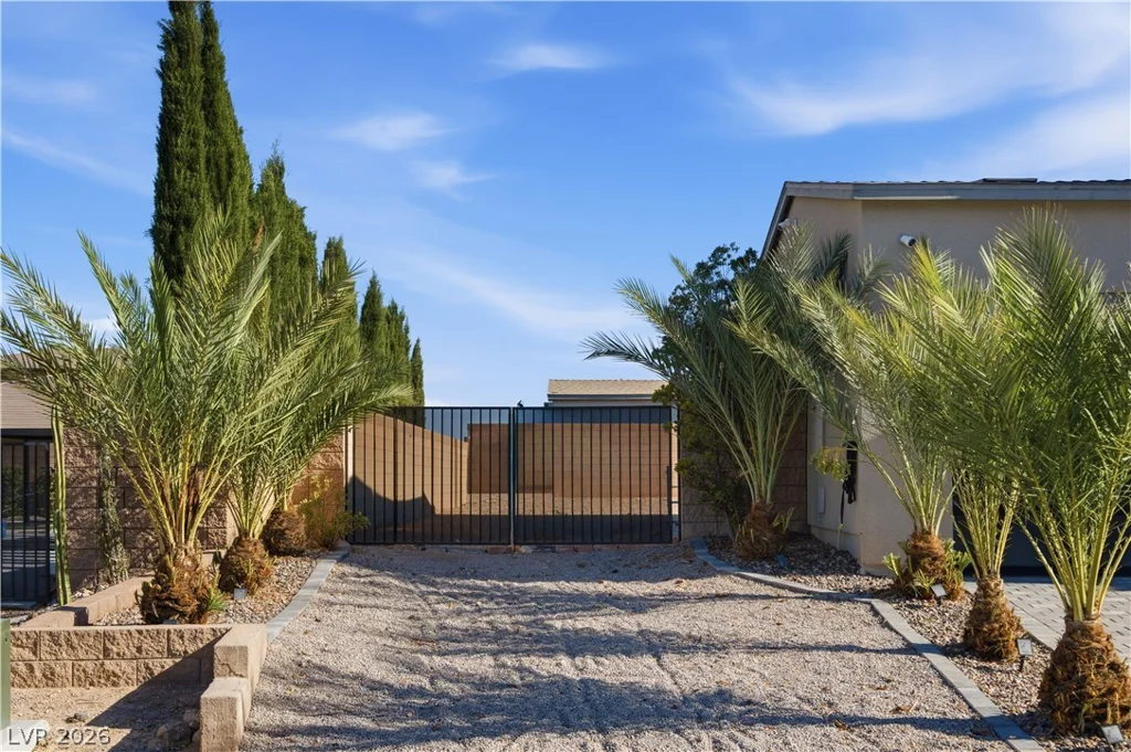 8041 Hamilton Mountain, Las Vegas, NV 89113