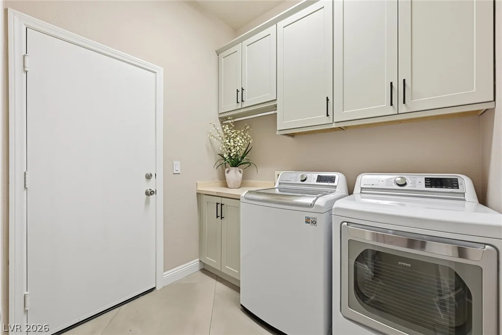 7871 Horse Bridle, Las Vegas, NV 89131