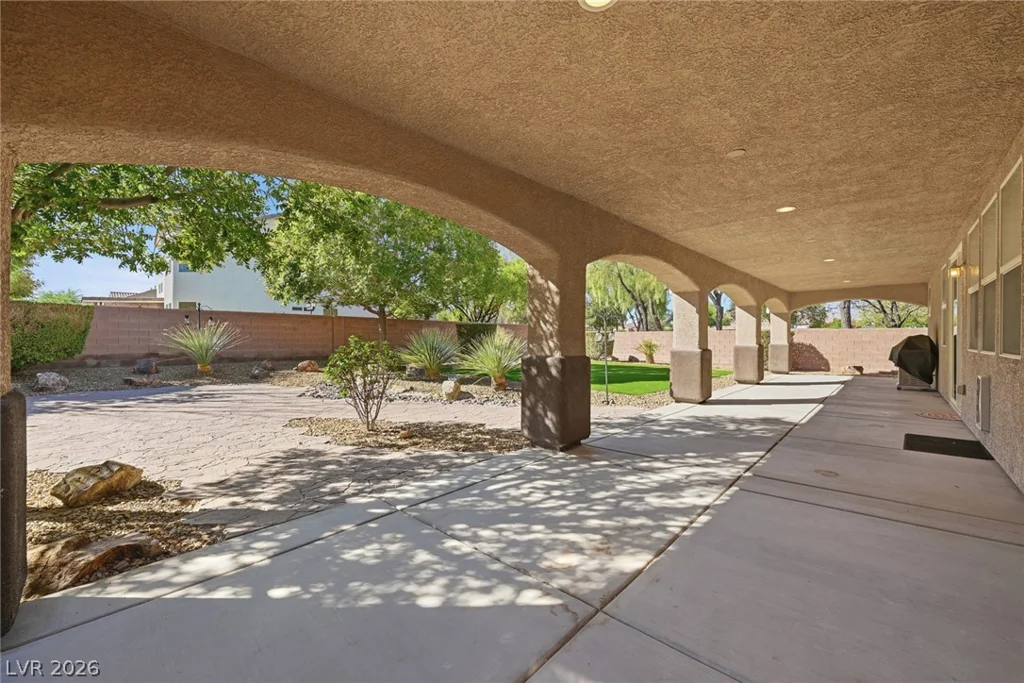 7871 Horse Bridle, Las Vegas, NV 89131