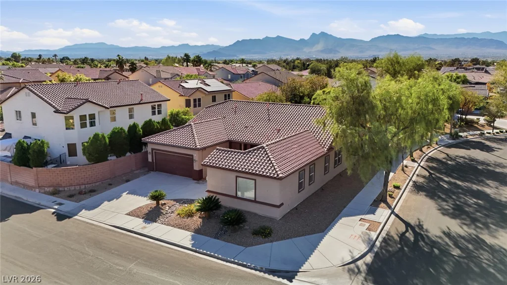 7871 Horse Bridle, Las Vegas, NV 89131
