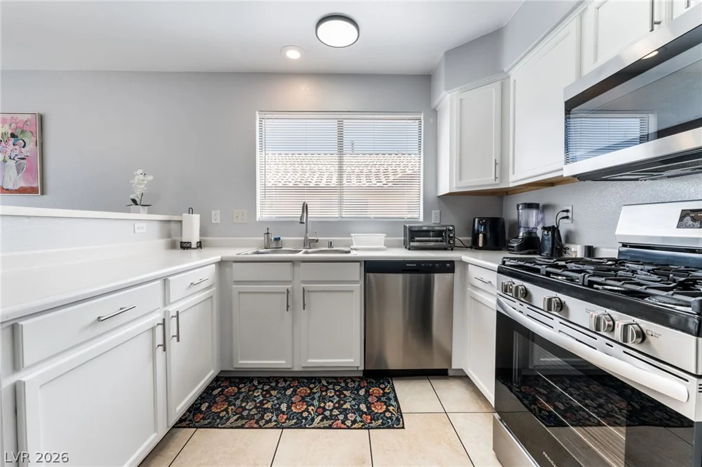 4605 Possum Berry, North Las Vegas, NV 89081