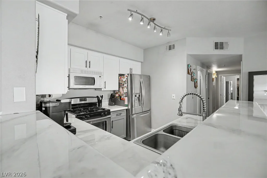 7151 Durango, Las Vegas, NV 89113