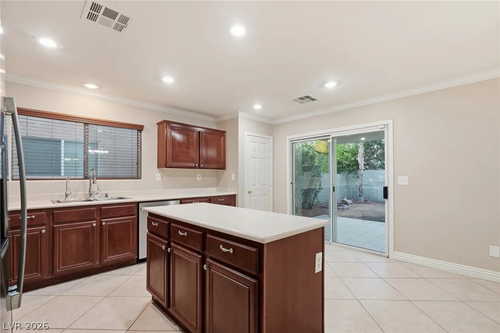 7616 Emerald Ridge, Las Vegas, NV 89129