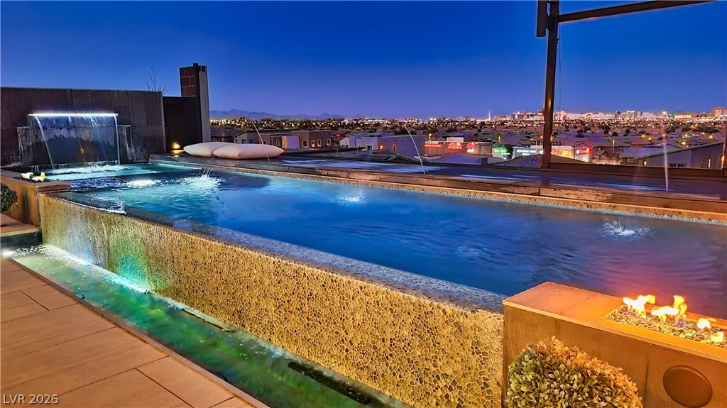 6480 Farness, Las Vegas, NV 89135