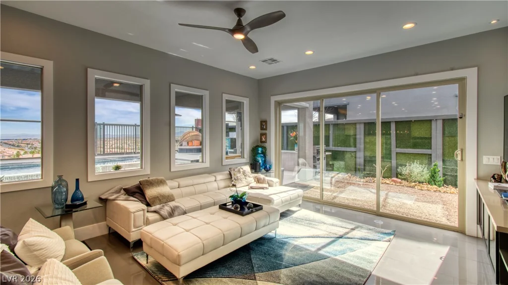 6480 Farness, Las Vegas, NV 89135