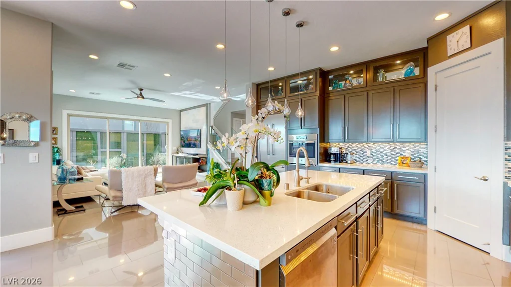 6480 Farness, Las Vegas, NV 89135