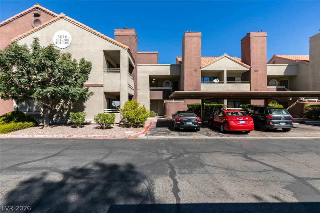 5016 Rainbow, Las Vegas, NV 89118