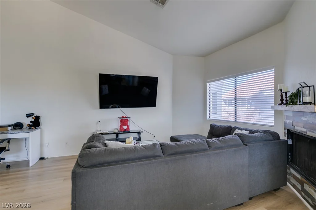 5016 Rainbow, Las Vegas, NV 89118