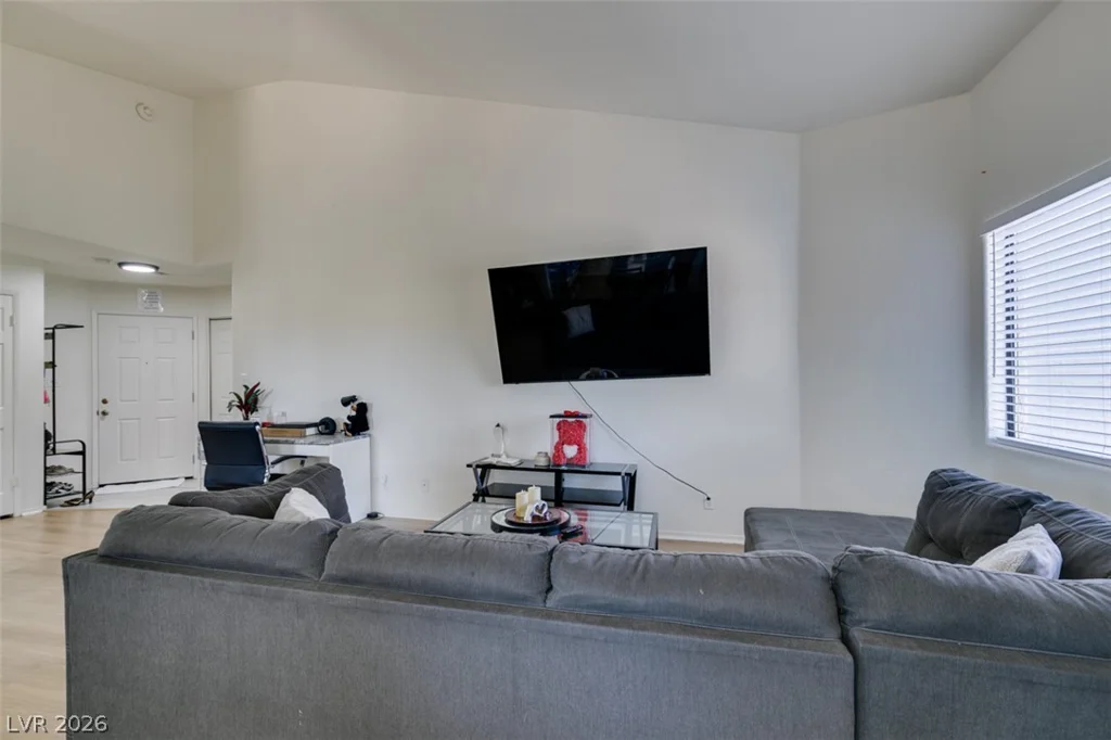 5016 Rainbow, Las Vegas, NV 89118