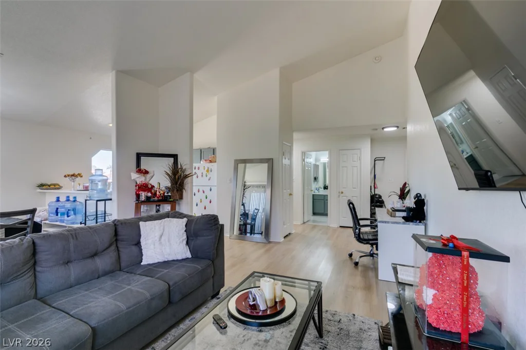 5016 Rainbow, Las Vegas, NV 89118