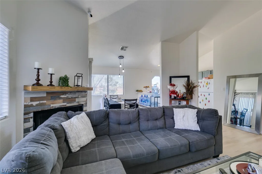 5016 Rainbow, Las Vegas, NV 89118