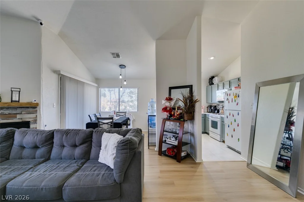 5016 Rainbow, Las Vegas, NV 89118