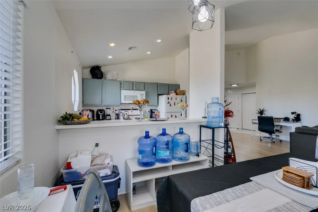 5016 Rainbow, Las Vegas, NV 89118
