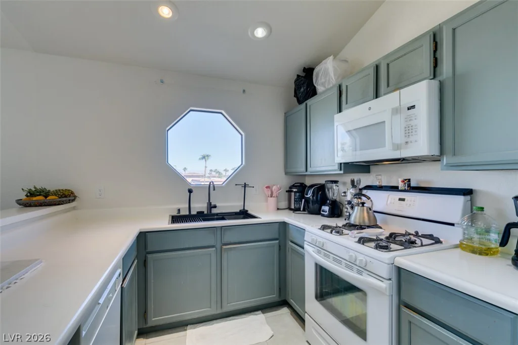 5016 Rainbow, Las Vegas, NV 89118