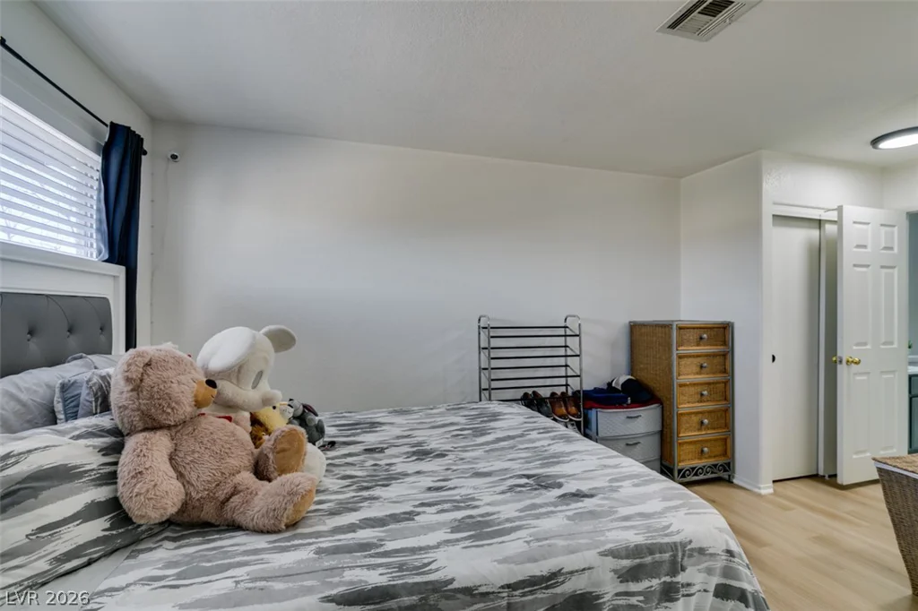 5016 Rainbow, Las Vegas, NV 89118