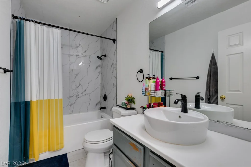5016 Rainbow, Las Vegas, NV 89118