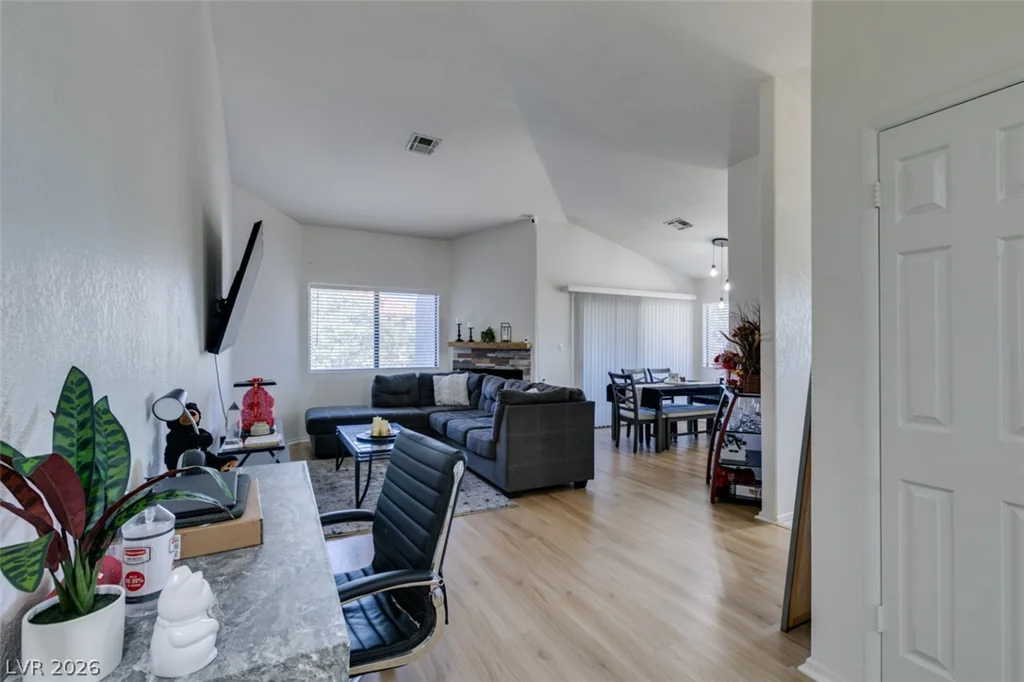 5016 Rainbow, Las Vegas, NV 89118