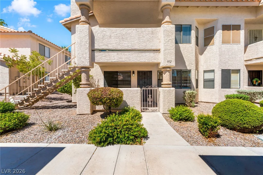 1017 Falconhead, Las Vegas, NV 89128