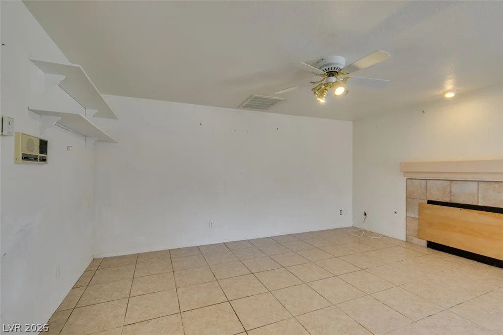 4108 Spring Crest, Las Vegas, NV 89129