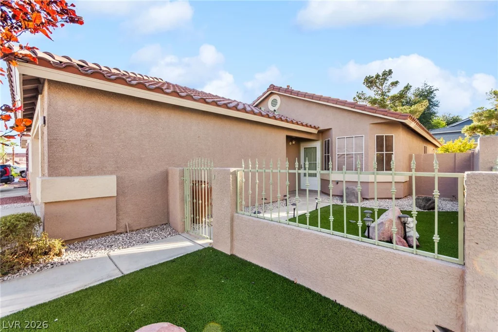 5909 Silver Heights, Las Vegas, NV 89130