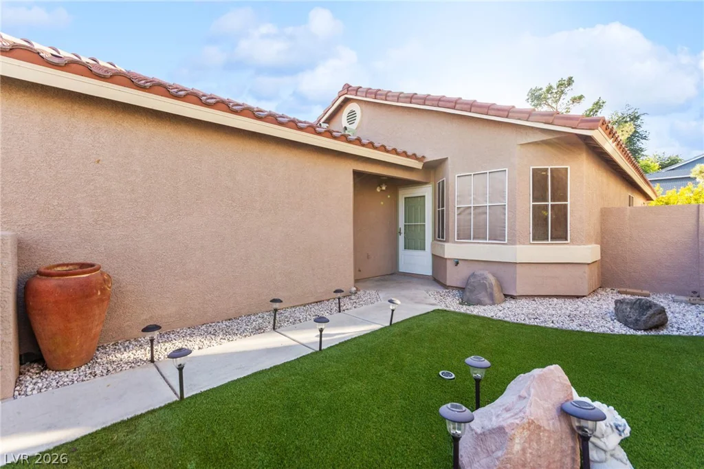 5909 Silver Heights, Las Vegas, NV 89130