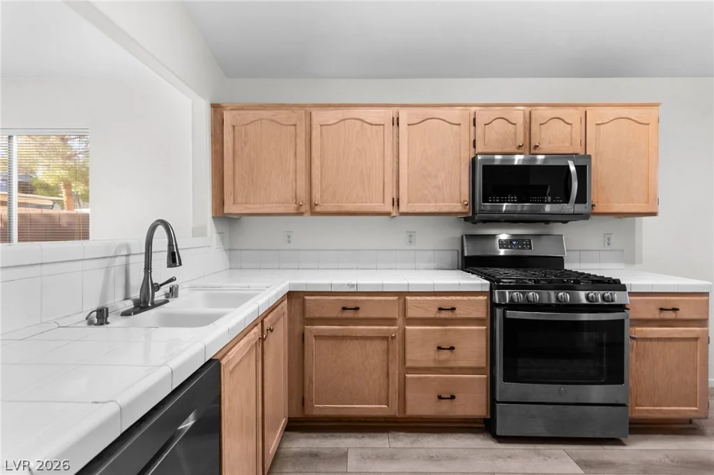 5909 Silver Heights, Las Vegas, NV 89130