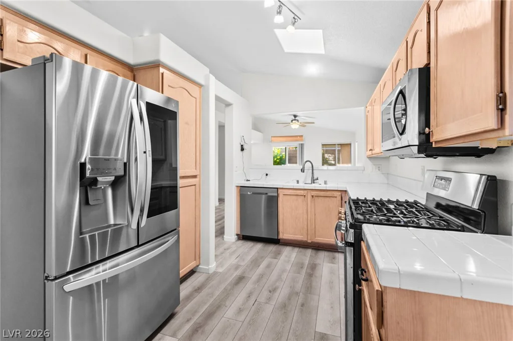 5909 Silver Heights, Las Vegas, NV 89130