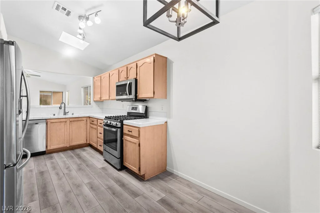 5909 Silver Heights, Las Vegas, NV 89130