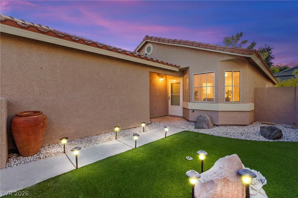 5909 Silver Heights, Las Vegas, NV 89130