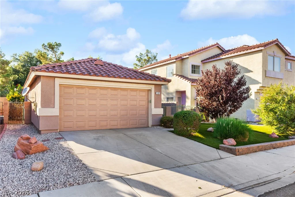 5909 Silver Heights, Las Vegas, NV 89130