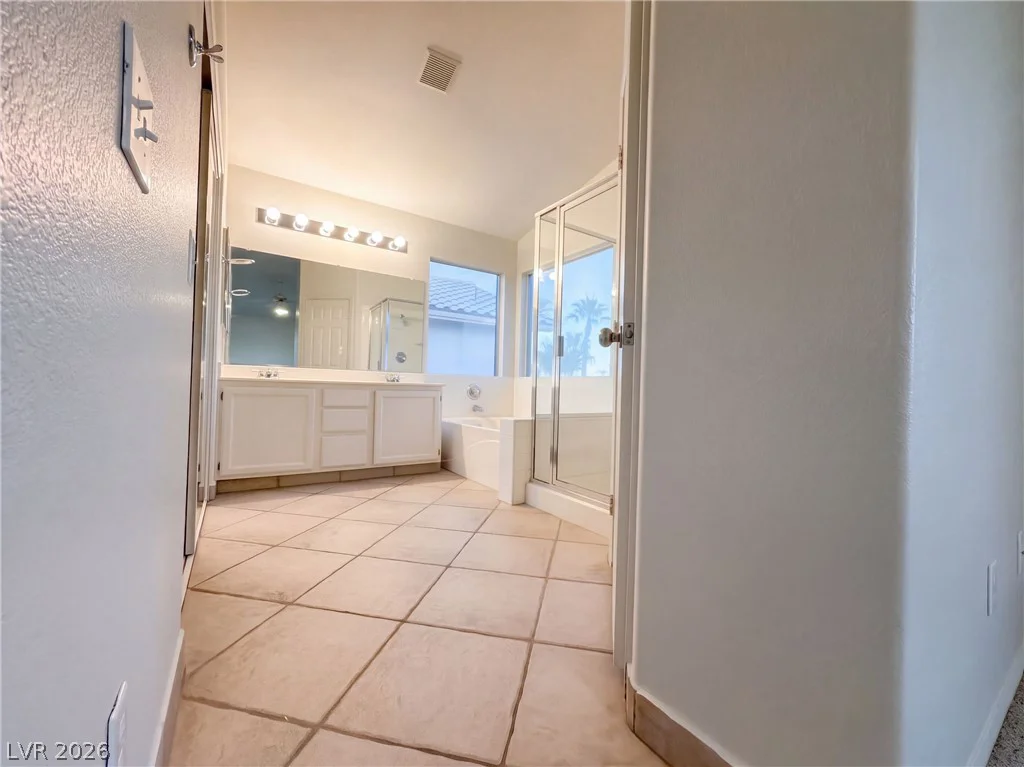 1008 Windhook, Las Vegas, NV 89144