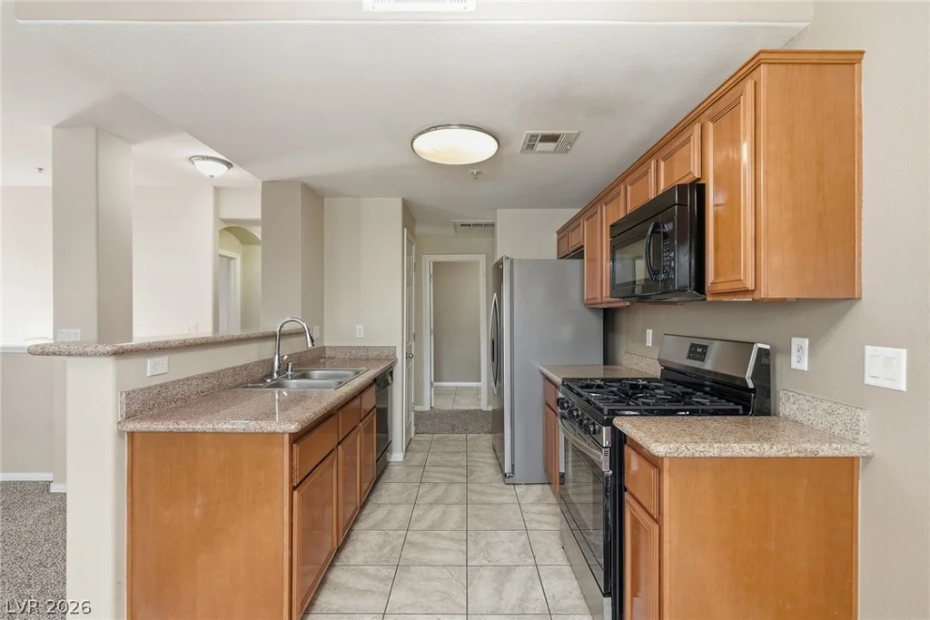 7701 Robindale, Las Vegas, NV 89113