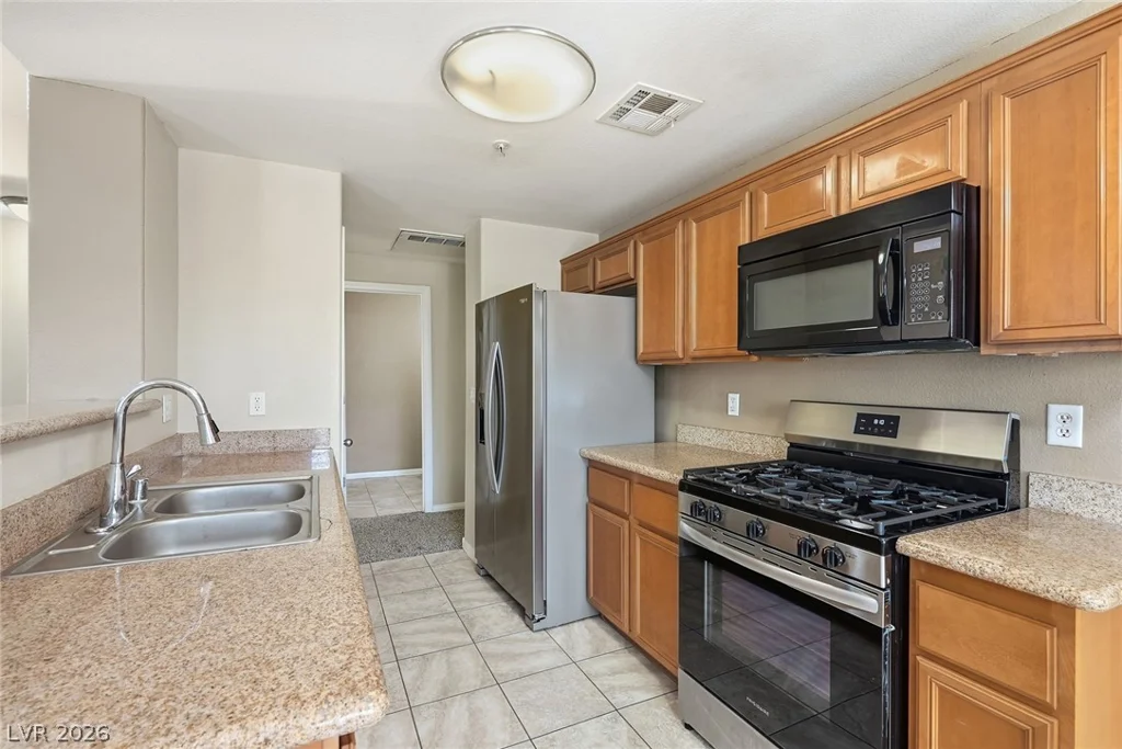 7701 Robindale, Las Vegas, NV 89113