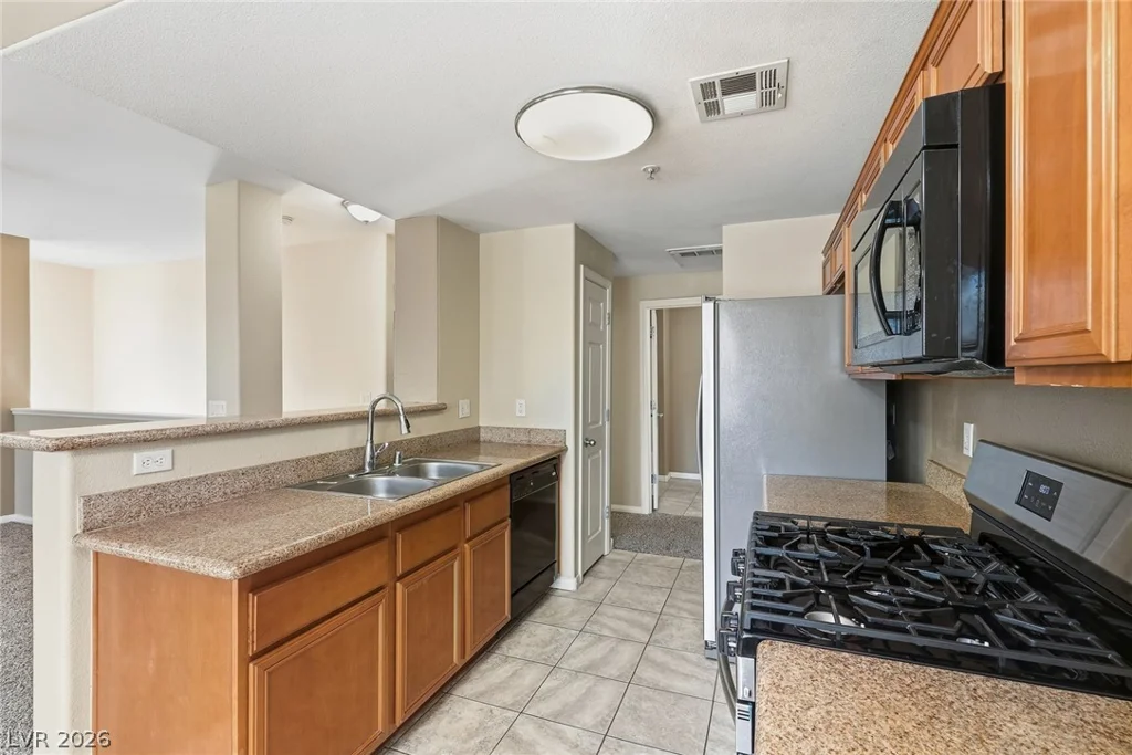 7701 Robindale, Las Vegas, NV 89113